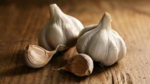 healthy item-much-garlic-powder-equals-one-clove-garlic